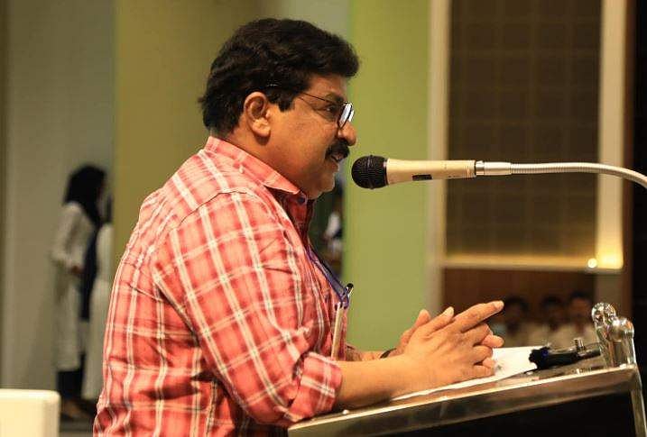 'പിണറായി വിജയൻ സാരിയും ബ്ലൗസും ഇട്ടാൽ എന്താണ് കുഴപ്പം?'- ലിംഗ സമത്വ യൂണിഫോമിനെതിരെ എംകെ മുനീർ