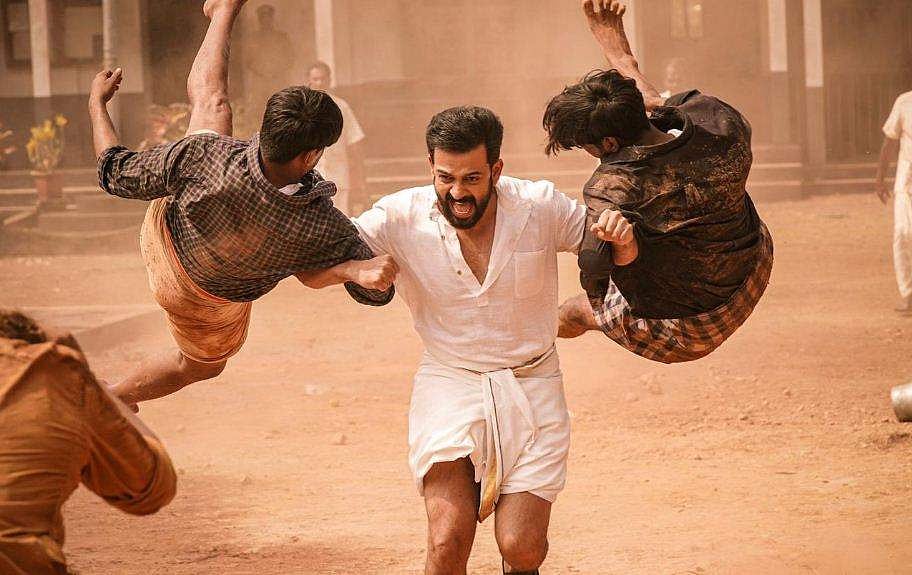 'ഇനി നാടൻ അടി';  'കടുവ' നാളെ എത്തും; എല്ലാ തടസ്സങ്ങളെയും ഭേദിച്ച് തിയറ്ററിലേക്ക് 