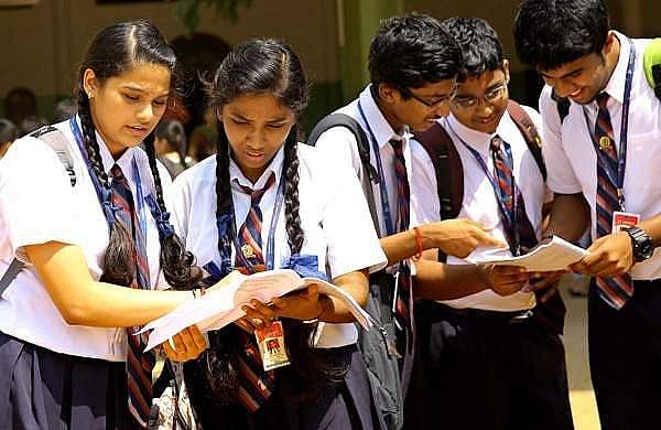 അലോട്ട്മെന്റ് ലഭിച്ചവര് ഇന്നു തന്നെ അഡ്മിഷന് ഉറപ്പാക്കണം; പ്ലസ് വണ് ക്ലാസുകള് നാളെ ആരംഭിക്കും