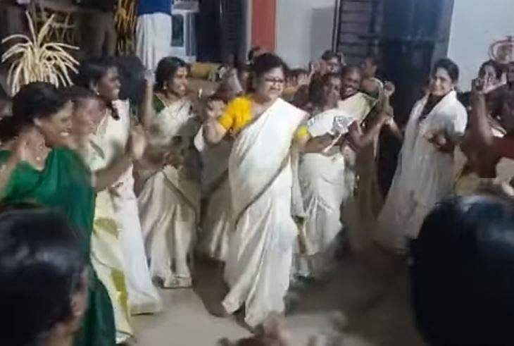 'കൂടെ ചുവടുവെക്കാൻ അവർ നിർബന്ധിച്ചു, പകുതിയിൽ നിർത്താനും സമ്മതിച്ചില്ല'- നൃത്തം ചെയ്ത് മന്ത്രി ബിന്ദു (വീഡിയോ)