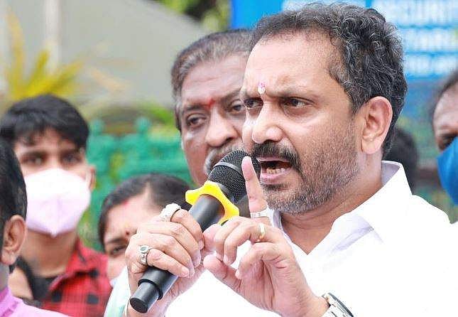 ജലീല്‍ പാകിസ്ഥാന്‍ ചാരന്‍; അങ്ങോട്ടുപോകട്ടെ; കെ സുരേന്ദ്രന്‍