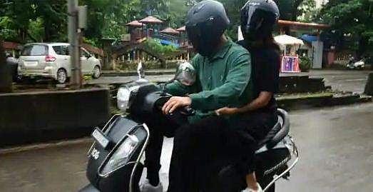 മുംബൈ നഗരത്തിലൂടെ സ്‌കൂട്ടറില്‍ ചുറ്റി കോഹ്‌ലിയും അനുഷ്‌കയും; വീഡിയോ വൈറല്‍