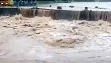 കനത്ത മഴ; മലപ്പുറത്തും പാലക്കാടും മലവെള്ളപ്പാച്ചില്‍