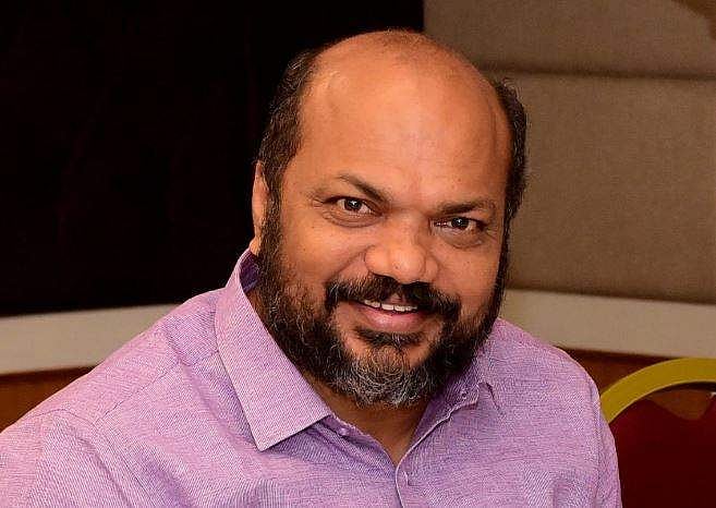 'ഉദ്യോഗസ്ഥര്‍ വിശ്വാസത്തിന്റെ കണ്ണട വെക്കണം'; കണ്ണൂരിലെ അടച്ചുപൂട്ടിയ സ്ഥാപനം തുറക്കാന്‍ അനുമതിയായെന്ന് പി രാജീവ്
