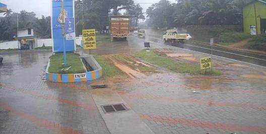 പാലക്കാട്ട് കാറും പിക്കപ്പ് വാനും കൂട്ടിയിടിച്ചു, രണ്ടുമരണം 