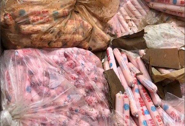 പാലക്കാട് വന്‍ സ്‌ഫോടക വസ്തു ശേഖരം കണ്ടെത്തി; 8,000 ജലാറ്റിന്‍ സ്റ്റിക്കുകള്‍ ഉപേക്ഷിച്ച നിലയില്‍