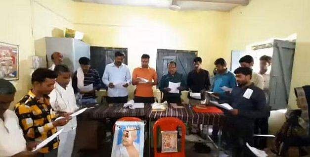 തെരഞ്ഞെടുപ്പു ജയിച്ചത് പെണ്ണുങ്ങള്‍, സത്യപ്രതിജ്ഞയ്ക്ക് എത്തിയത് ഭര്‍ത്താവ്, പിതാവ്, സഹോദരന്‍; നടപടി, അന്വേഷണം