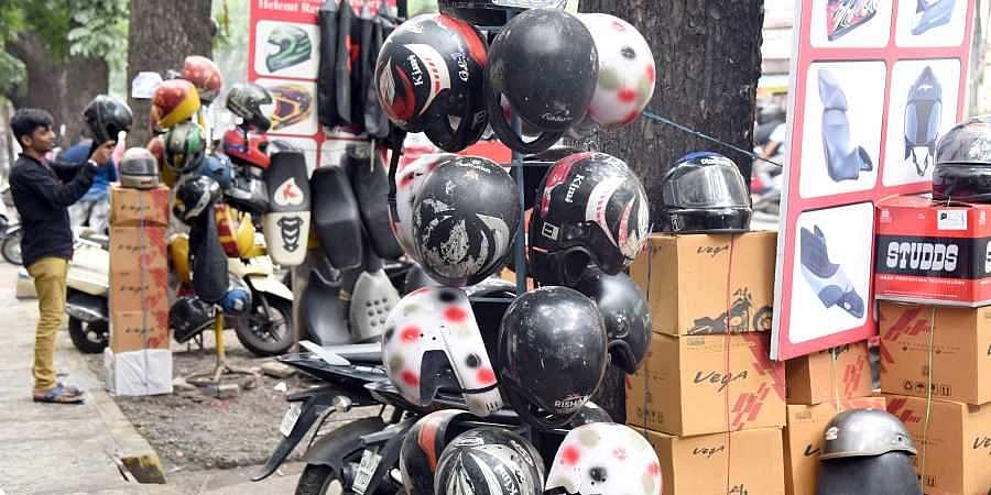 ഹെൽമറ്റിൽ ക്യാമറ ഘടിപ്പിച്ചാൽ പിടി വീഴും; ലൈസൻസ് മൂന്ന് മാസത്തേക്ക് റദ്ദാക്കും; 1000 രൂപ പിഴ
