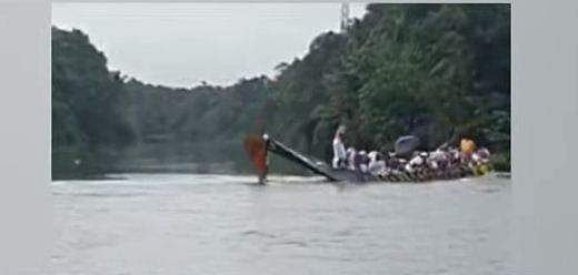 ഉത്രട്ടാതി വള്ളംകളി ഒരുക്കത്തിനിടെ പള്ളിയോടം മറിഞ്ഞ് രണ്ടു പേര്‍ മരിച്ചു; ഒരാള്‍ക്കായി തിരച്ചില്‍