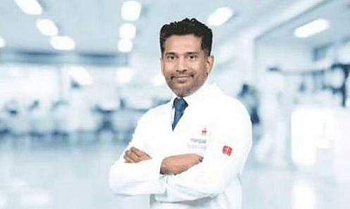 കാർ ട്രാഫിക്കിൽ കുടുങ്ങി; നിർണായക ശസ്ത്രക്രിയക്ക് എത്തണം; ഡോക്ടർ ഓടിയത് മൂന്ന് കിലോമീറ്റർ!