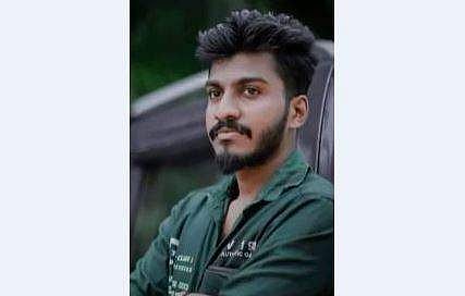 ബൈക്കില്‍ പോകുന്നതിനിടെ നായ കുറുകെ ചാടി; യുവാവിന് ദാരുണാന്ത്യം
