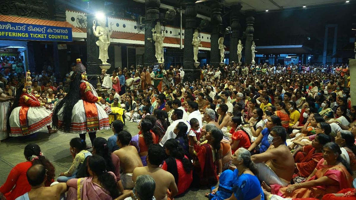 ഭക്തരുടെ മനം കവര്‍ന്ന് അവതാരം കളി; ഗുരുവായൂര്‍ ക്ഷേത്രത്തില്‍ കൃഷ്ണനാട്ടത്തിന് അരങ്ങുണര്‍ന്നു 