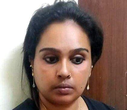പുനർവിവാഹ പരസ്യം നൽകിയ യുവാവിനെ കബളിപ്പിച്ച് ലക്ഷങ്ങൾ തട്ടി; മൊബൈൽ ഫോണുകളും സ്വന്തമാക്കി; യുവതി പിടിയിൽ