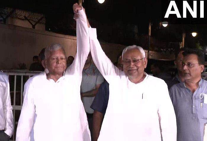 'ബിജെപിയെ ഇല്ലാതാക്കണം'- സോണിയയുമായി ചർച്ച നടത്തി ലാലുവും നിതീഷും