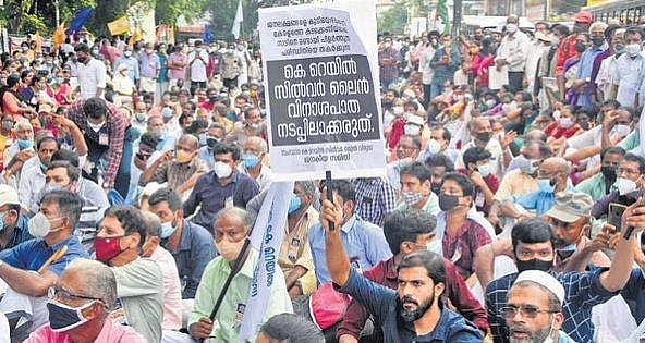 സില്‍വര്‍ലൈന്‍: പ്രതിഷേധക്കാര്‍ക്കെതിരായ ക്രിമിനല്‍ കേസുകള്‍ പിന്‍വലിക്കില്ല; സംസ്ഥാന സര്‍ക്കാര്‍ ഹൈക്കോടതിയില്‍