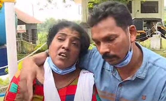 സോപ്പ് വാങ്ങി മുറിവ് കഴുകിയത് ഞങ്ങൾ, അഭിരാമിക്ക് ചി​കി​ത്സ തേ​ടി​യെ​ത്തി​യ​പ്പോ​ൾ വീ​ഴ്ച; ആ​രോ​ഗ്യ​വ​കു​പ്പി​നെ​തി​രെ മാതാപിതാക്കളുടെ പരാതി 