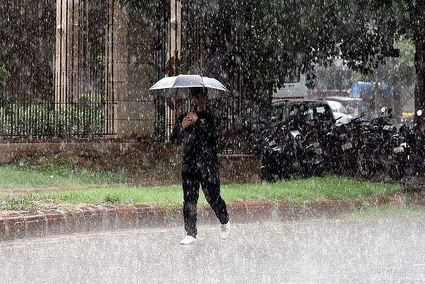 ഞായറാഴ്ച വരെ കേരളത്തിലെ വിവിധ ജില്ലകളില്‍ മഴയ്ക്ക് സാധ്യത