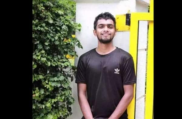 ആശുപത്രിയിലുള്ള അച്ഛനെ കാണാൻ നാട്ടിലെത്തി; സൈനികൻ ബൈക്കപകടത്തിൽ മരിച്ചു
