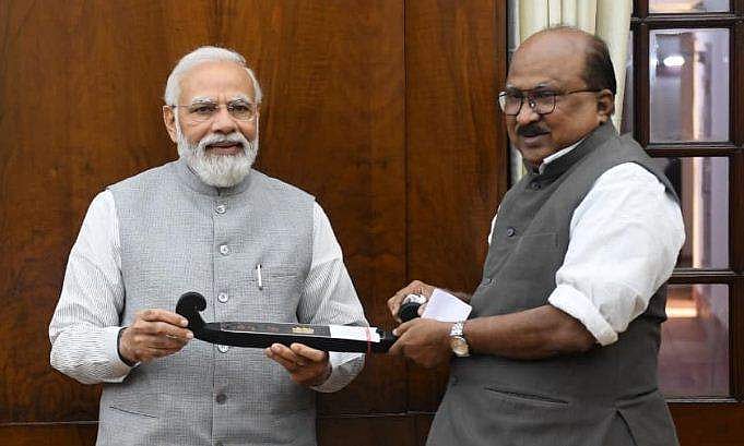 'പ്രധാനമന്ത്രി ഉള്‍പ്പെടെയുള്ളവരുമായി ബന്ധം; അതു പ്രയോജനപ്പെടുത്തും'