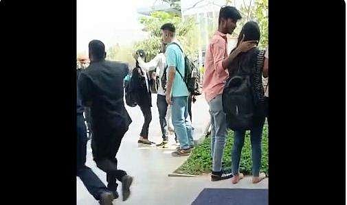 ബംഗളൂരുവില്‍ പ്രണയപ്പക: കോളജ് വിദ്യാര്‍ഥിനിയെ ക്യാംപസില്‍വച്ചു കുത്തിക്കൊലപ്പെടുത്തി