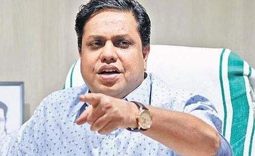 'ഒരുവശത്ത് സിപിഎമ്മിന് മുസ്ലീം പ്രീണന നയം എന്ന് ആരോപണം; മറുവശത്ത് മുസ്ലീങ്ങളെ ഉപദ്രവിക്കുന്നു'