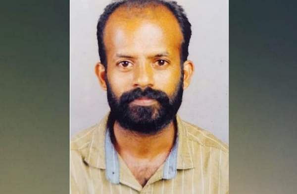മരത്തിൽ ബന്ധിച്ച നിലയിൽ; ചേർത്തലയിൽ യുവാവിന്റെ കത്തിക്കരിഞ്ഞ മൃതദേഹം