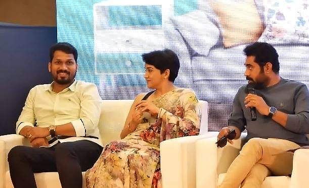 ​ഗോൾഡിനെക്കുറിച്ച് ലിസ്റ്റിനോട് ചോദ്യം, "ഓർമ്മിപ്പിക്കല്ലേ പൊന്നേ" എന്ന് സുരാജിന്റെ കൗണ്ടർ; വിഡിയോ 