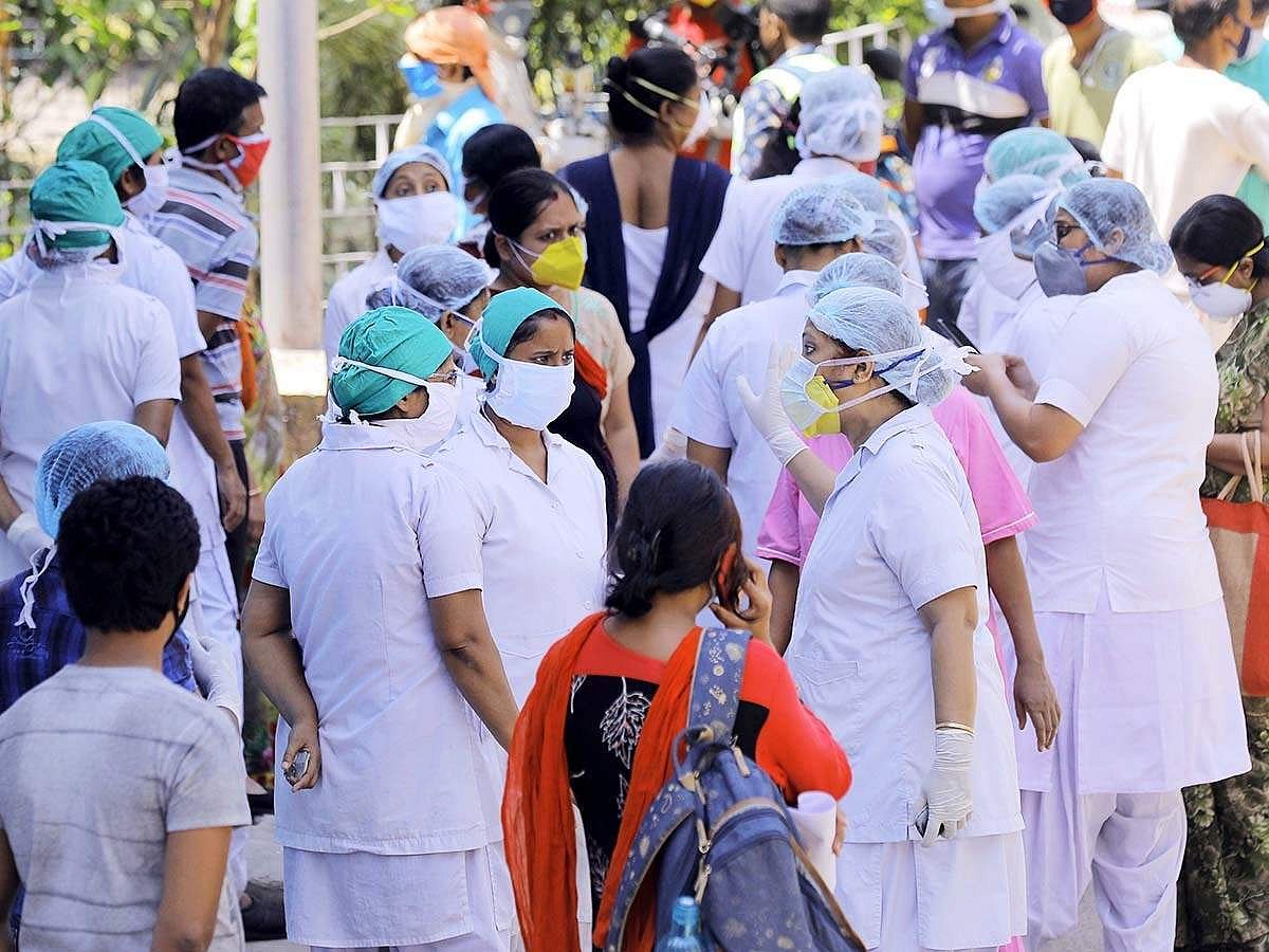 പ്രതിദിന വേതനം 1500 രൂപയാക്കണം; നഴ്സുമാരുടെ സൂചന പണിമുടക്ക് തുടങ്ങി