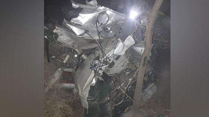 വിമാനം ക്ഷേത്രത്തിന് മുകളില്‍ ഇടിച്ച് തകര്‍ന്നു; പൈലറ്റ് മരിച്ചു