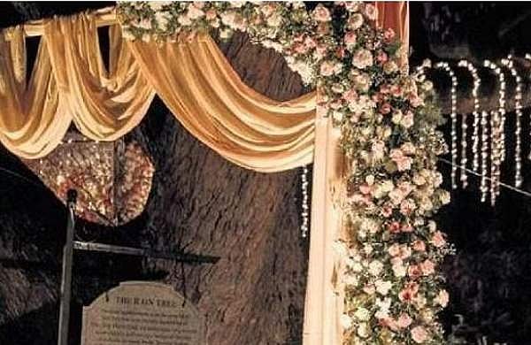 20 വര്‍ഷം കാത്തിരുന്നു, അനുയോജ്യനായ വരനെ കിട്ടിയില്ല, യുവതി സ്വന്തമായി വിവാഹം കഴിച്ചു