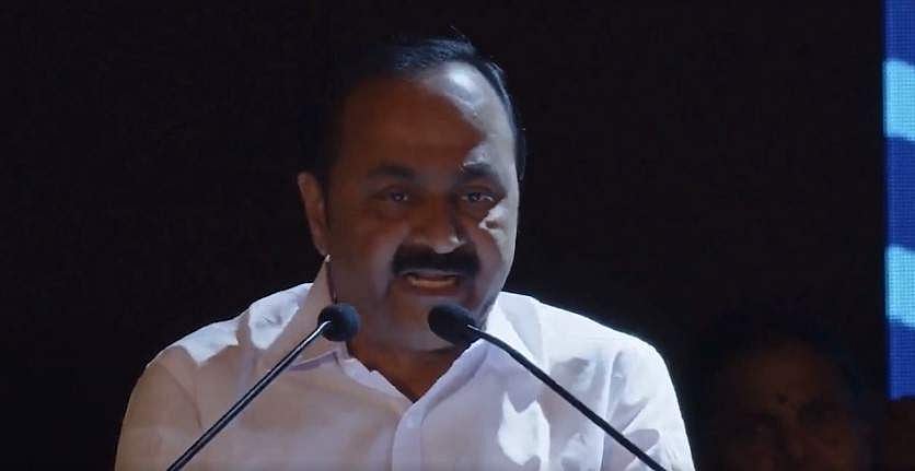 വിഴിഞ്ഞം പദ്ധതി കടല്‍ക്കൊള്ളയാണെന്ന് ആരോപിച്ചവരുണ്ട്; ഉമ്മന്‍ചാണ്ടി പിന്തിരിഞ്ഞോടിയില്ല: വിഡി സതീശന്‍