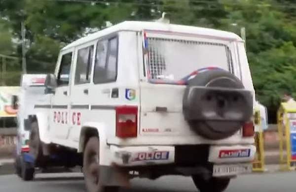പെട്രോള്‍ പമ്പിലേക്ക് ഇടിച്ചുകയറിയ പൊലീസ് ജീപ്പിന് ഇന്‍ഷുറന്‍സ് ഇല്ല, തുരുമ്പെടുത്ത നിലയില്‍; പൊലീസുകാര്‍ 'മുങ്ങി', അന്വേഷിക്കുമെന്ന് കമ്മീഷണര്‍