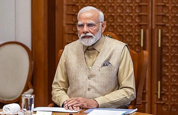 ആദ്യ ഇന്ത്യക്കാരന്‍ 2040 ഓടെ ചന്ദ്രനിലേക്ക്; 2035ല്‍  ഇന്ത്യന്‍ സ്‌പേസ് സ്‌റ്റേഷന്‍; നിര്‍ദേശവുമായി മോദി