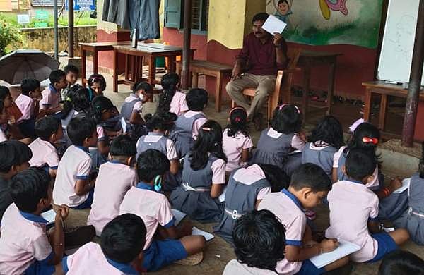കുട്ടികളെ തമ്മിൽ താരതമ്യം ചെയ്യരുത്, സ്‌കൂളുകളിൽ‌ വെൽനസ് ടീം വേണം; ആത്മഹത്യകൾ തടയാൻ മാർഗ്ഗനിർദ്ദേശങ്ങളുമായി വിദ്യാഭ്യാസ മന്ത്രാലയം 