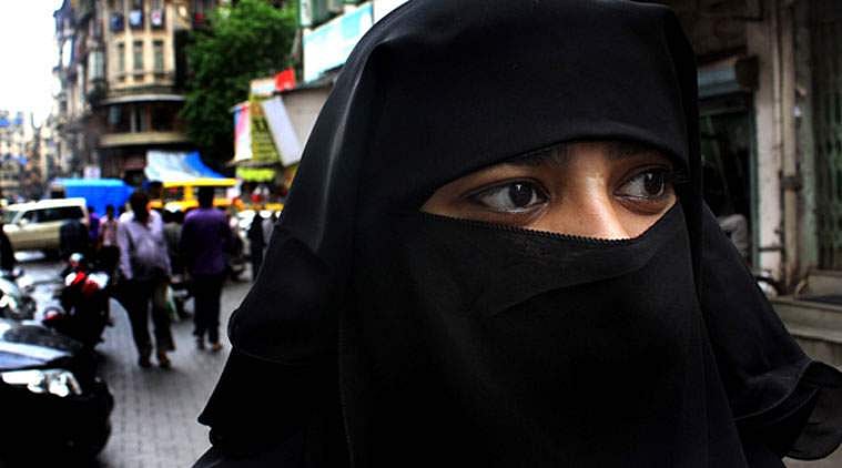 പരീക്ഷാ ഹാളില്‍ ശിരോവസ്ത്രത്തിനു വിലക്ക്; നിലപാട് മാറ്റി കര്‍ണാടക സര്‍ക്കാര്‍