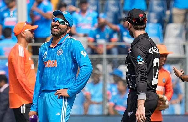 'രോഹിത് ടോസില്‍ തട്ടിപ്പ് കാണിക്കുന്നു'- പാക് താരങ്ങളുടെ അസഹിഷ്ണുത തുടരുന്നു