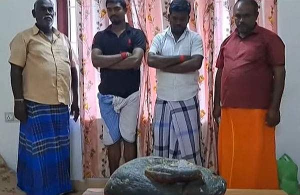10 കോടി വില വരുന്ന തിമിംഗല ഛര്‍ദ്ദി പിടികൂടി; നാലുപേര്‍ അറസ്റ്റില്‍ 
