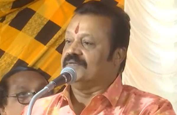 'ഈ മണ്ണും രാജ്യവും ഒരുത്തന്റെയും തന്തയുടെ വകയല്ല, നിങ്ങള്‍ക്ക് വേണ്ടിയാണ് യൂത്ത് കോണ്‍ഗ്രസുകാര്‍ തല്ലുകൊണ്ടത്': സുരേഷ് ഗോപി 
