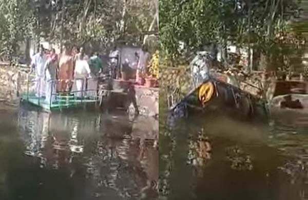 ഉദ്ഘാടനയാത്രയില്‍ ചങ്ങാടം തലകീഴായി മറിഞ്ഞു; പഞ്ചായത്ത് പ്രസിഡന്റും നാട്ടുകാരും തോട്ടില്‍; വൈറല്‍ വീഡിയോ