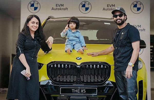 'ഇത് നീരജിന്റെ രഥം': ബിഎംഡബ്ല്യൂ എക്‌സ്5 സ്വന്തമാക്കി താരം, വില ഒരു കോടിക്കു മേലെ