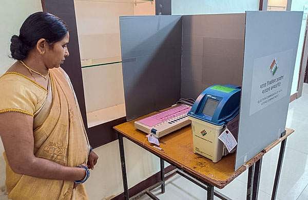 മിസോറാമും ഛത്തീസ്ഗഢും പോളിങ് ബൂത്തിലേക്ക്; 'സെമിഫൈനൽ പോരാട്ട'ത്തില്‍ പ്രതീക്ഷയര്‍പ്പിച്ച് കോണ്‍ഗ്രസും ബിജെപിയും
