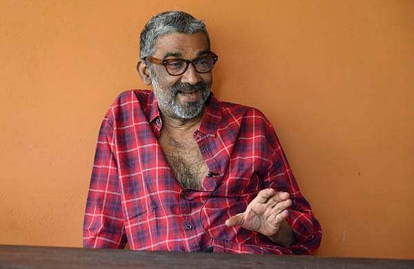 'അറിയാത്ത ആളുകളെ കണ്ടാൽ മോഹൻലാലിന് നാണം, മമ്മൂട്ടി സർ‌പ്രൈസുകൾ തരുന്ന നടൻ'