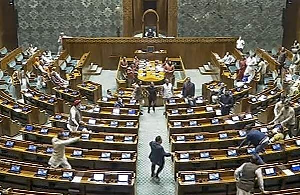 അമോല്‍ ഷിന്‍ഡെ പുക കാനുകള്‍ കൊണ്ടുവന്നത് മഹാരാഷ്ട്രയില്‍ നിന്ന്; ആദ്യത്തെ ആസൂത്രണം ഒന്നര വര്‍ഷം മുന്‍പ് മൈസൂരുവില്‍
