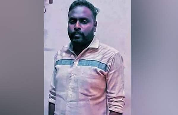 നടുവേദനയ്ക്കുള്ള ഒറ്റമൂലിയെന്ന വ്യാജേന ചാരായം വിൽപ്പന, വാറ്റാൻ പഠിച്ചത് യൂട്യൂബിലൂടെ; യുവാവ് പിടിയിൽ