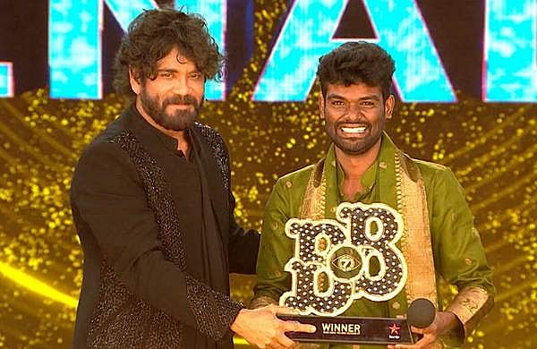 രണ്ടാം സ്ഥാനക്കാരന്റെ കാര്‍ ആരാധകര്‍ തല്ലിത്തകര്‍ത്തു; ബിഗ് ബോസ് വിജയി അറസ്റ്റില്‍