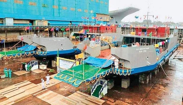 നിര്മാണത്തിലുള്ള പ്രതിരോധകപ്പലിന്റെ ഫോട്ടോ പകര്ത്തി വനിതാ സുഹൃത്തിന് കൈമാറി; കൊച്ചിയില് യുവാവ് അറസ്റ്റില്; അന്വേഷണം