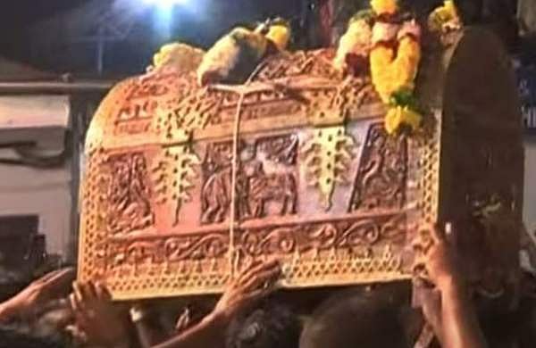 തങ്കഅങ്കി ഘോഷയാത്ര സന്നിധാനത്തെത്തി; മണ്ഡലപൂജ നാളെ 