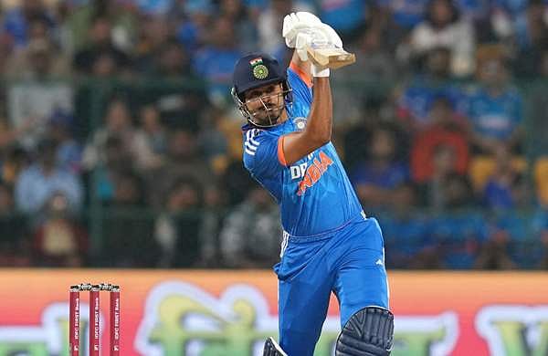 ഇന്ത്യക്കെതിരെ ഓസ്‌ട്രേലിയയ്ക്ക് 161 റണ്‍സ് വിജയലക്ഷ്യം