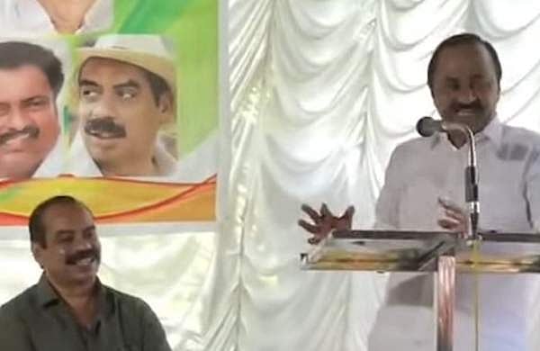 'ഈ ഇരിക്കുന്നയാളാണ് കാരണഭൂതന്‍, സന്ദേശം കണ്ടതിന്റെ പിറ്റേന്ന് ഞാന്‍ ജോലിക്ക് പോയി';വിഡി സതീശന്‍