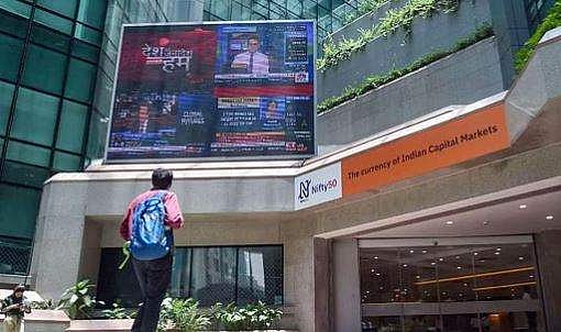ബജറ്റില്‍ പ്രതീക്ഷ, സെന്‍സെക്‌സ് വീണ്ടും 60,000 കടന്നു; അദാനി ഓഹരികളില്‍ നഷ്ടം, രൂപ തിരിച്ചുകയറി 